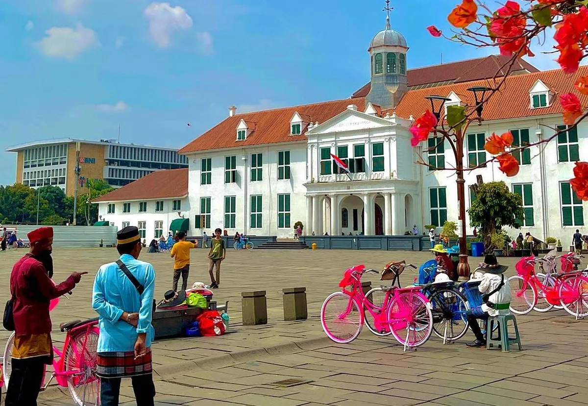 Menyusuri Kota Tua Penuh Pesona Sejarah dan Lanskap Alam Memikat