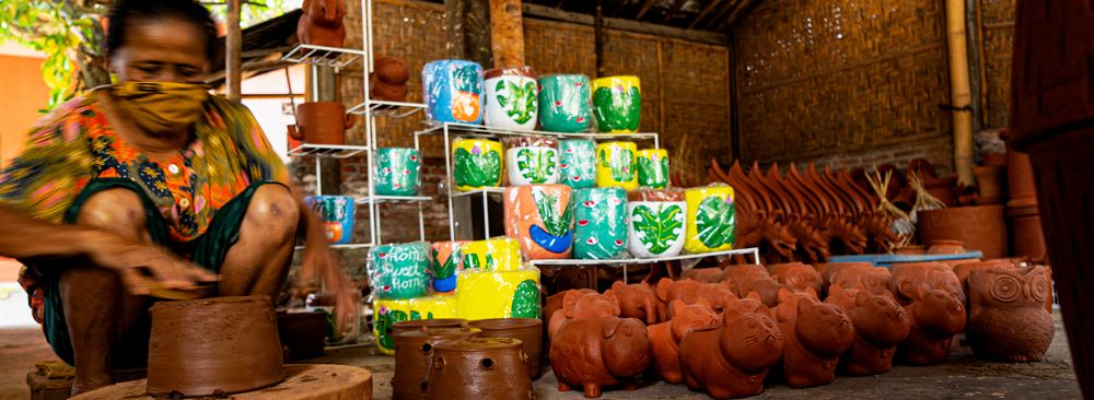 Wisata Budaya di Sentra Kerajinan Lokal: Tempat Belanja yang Bikin Kantong Tersenyum